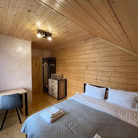 Πανσιόν Kolos House *