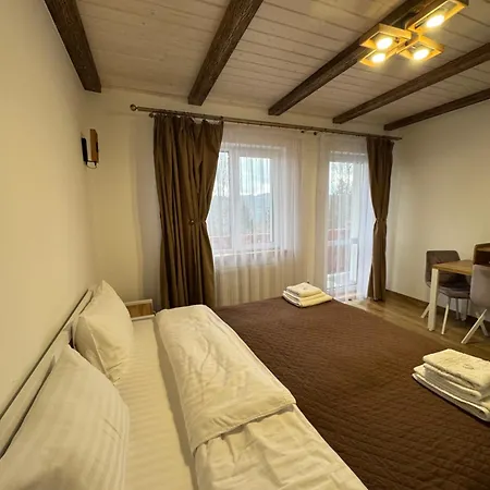 Πανσιόν Kolos House *